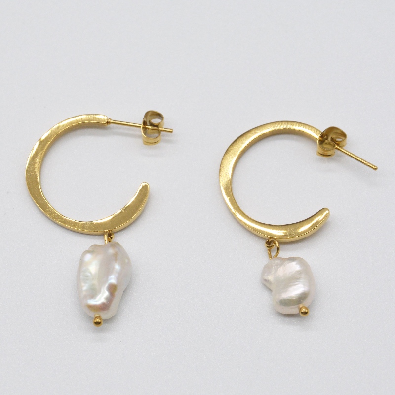 Simples imitação de pérolas brincos de ouro em forma de C pendentes brincos femininos longos brincos de jóias de jóias China Ruifanbao fábrica de processamento de jóias